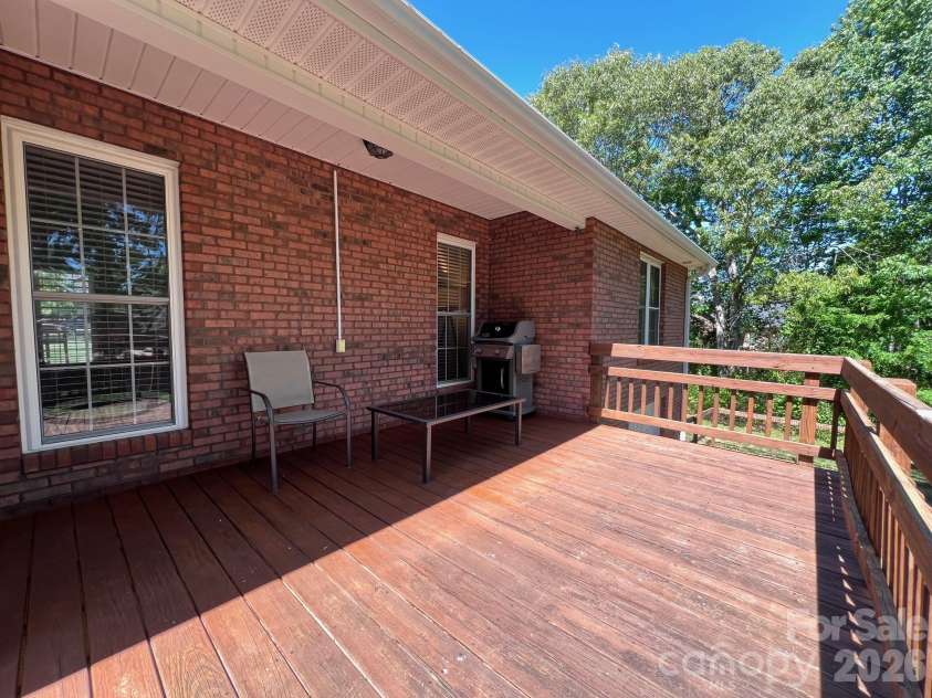 106 Olano Lane, Statesville, NC 28677.  MLS# CAR4372523, YatesRealty ID 14556. 