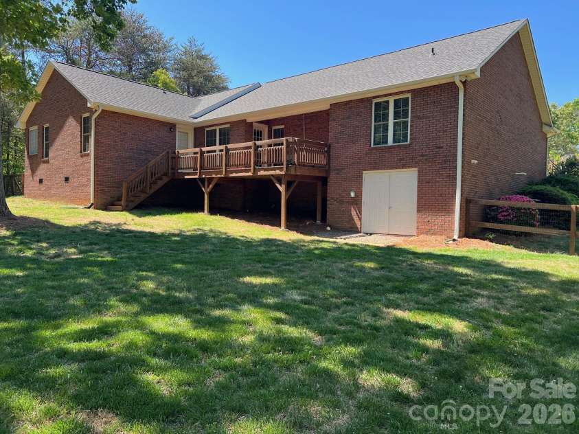 106 Olano Lane, Statesville, NC 28677.  MLS# CAR4372523, YatesRealty ID 14556. 