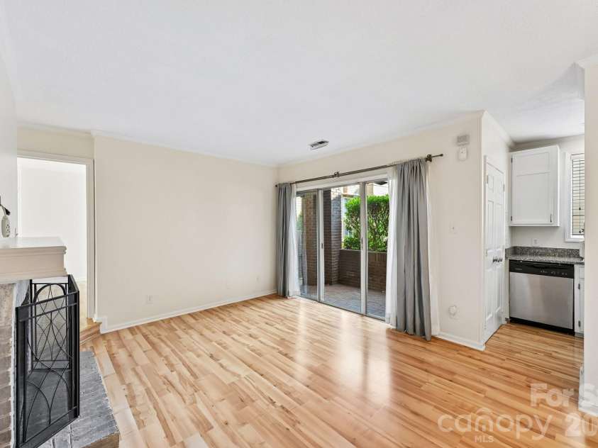 1109 Morehead Street, Charlotte, NC 28204.  MLS# CAR4344926, YatesRealty ID 14557. 