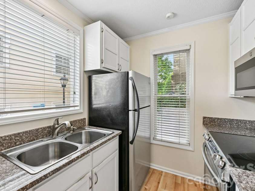 1109 Morehead Street, Charlotte, NC 28204.  MLS# CAR4344926, YatesRealty ID 14557. 