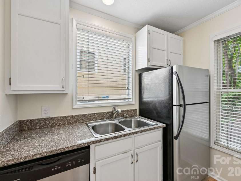 1109 Morehead Street, Charlotte, NC 28204.  MLS# CAR4344926, YatesRealty ID 14557. 