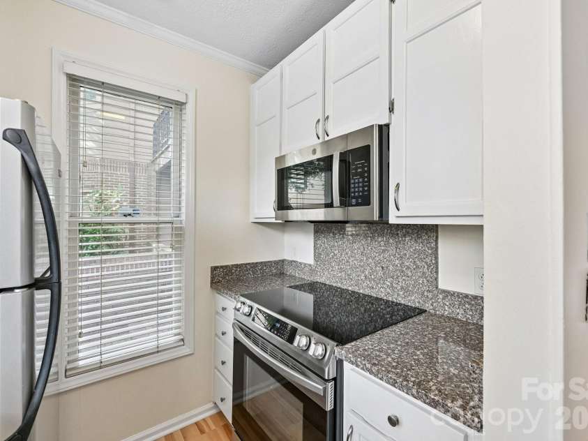 1109 Morehead Street, Charlotte, NC 28204.  MLS# CAR4344926, YatesRealty ID 14557. 