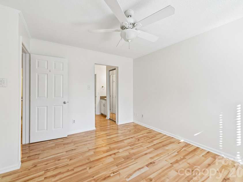 1109 Morehead Street, Charlotte, NC 28204.  MLS# CAR4344926, YatesRealty ID 14557. 