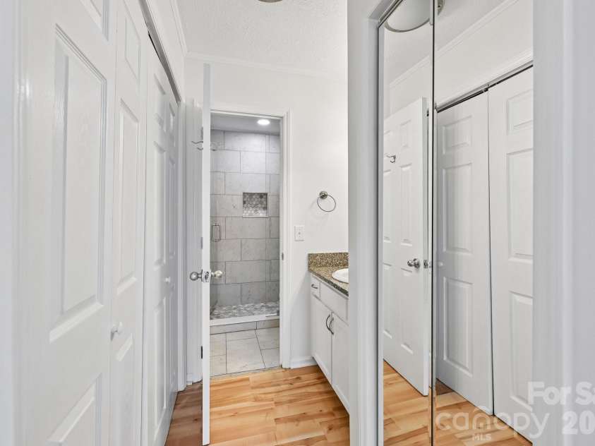 1109 Morehead Street, Charlotte, NC 28204.  MLS# CAR4344926, YatesRealty ID 14557. 