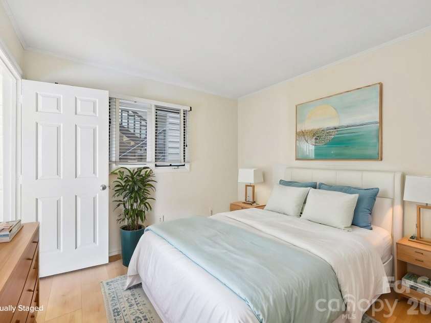 1109 Morehead Street, Charlotte, NC 28204.  MLS# CAR4344926, YatesRealty ID 14557. 
