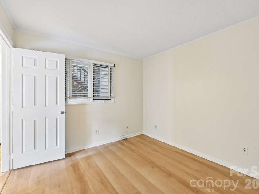 1109 Morehead Street, Charlotte, NC 28204.  MLS# CAR4344926, YatesRealty ID 14557. 