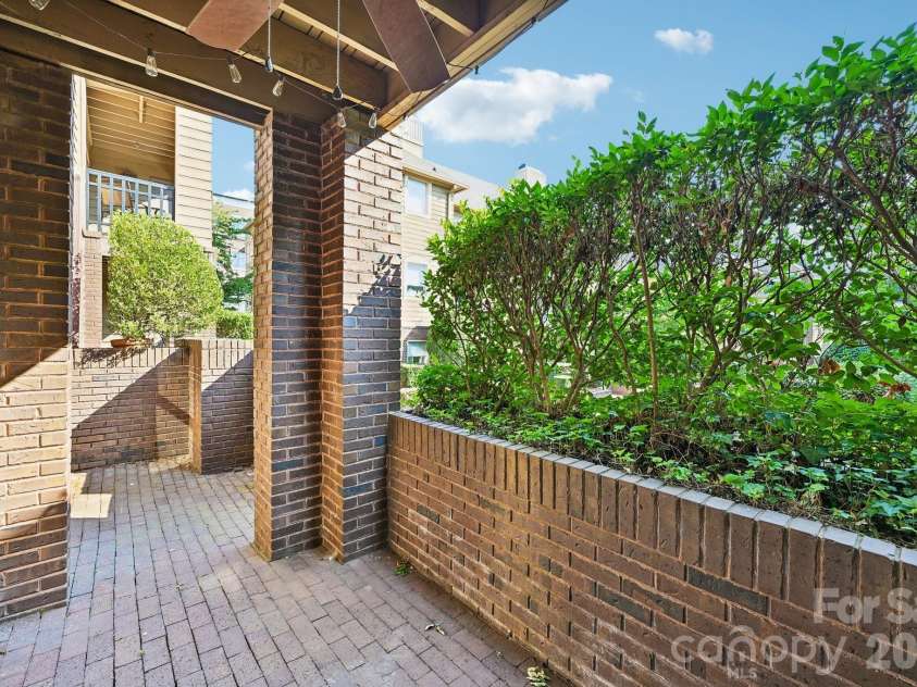 1109 Morehead Street, Charlotte, NC 28204.  MLS# CAR4344926, YatesRealty ID 14557. 