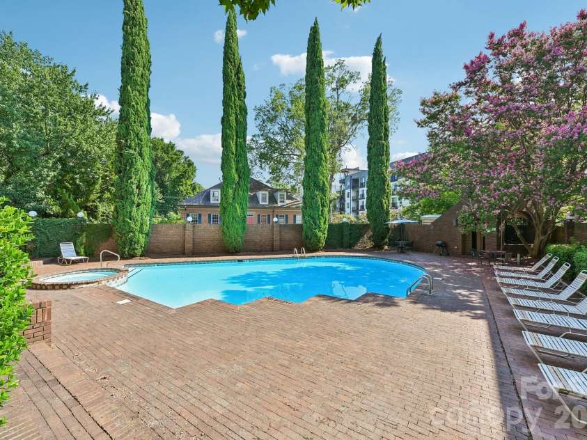 1109 Morehead Street, Charlotte, NC 28204.  MLS# CAR4344926, YatesRealty ID 14557. 