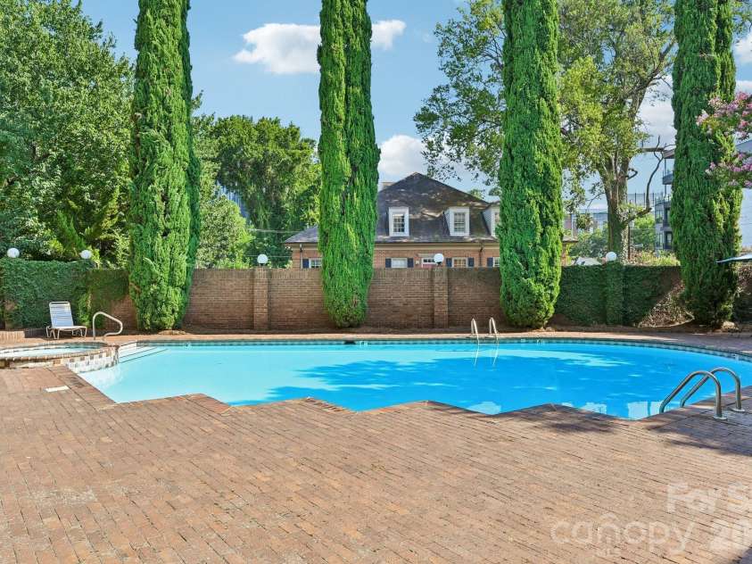 1109 Morehead Street, Charlotte, NC 28204.  MLS# CAR4344926, YatesRealty ID 14557. 