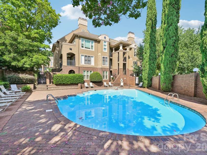 1109 Morehead Street, Charlotte, NC 28204.  MLS# CAR4344926, YatesRealty ID 14557. 