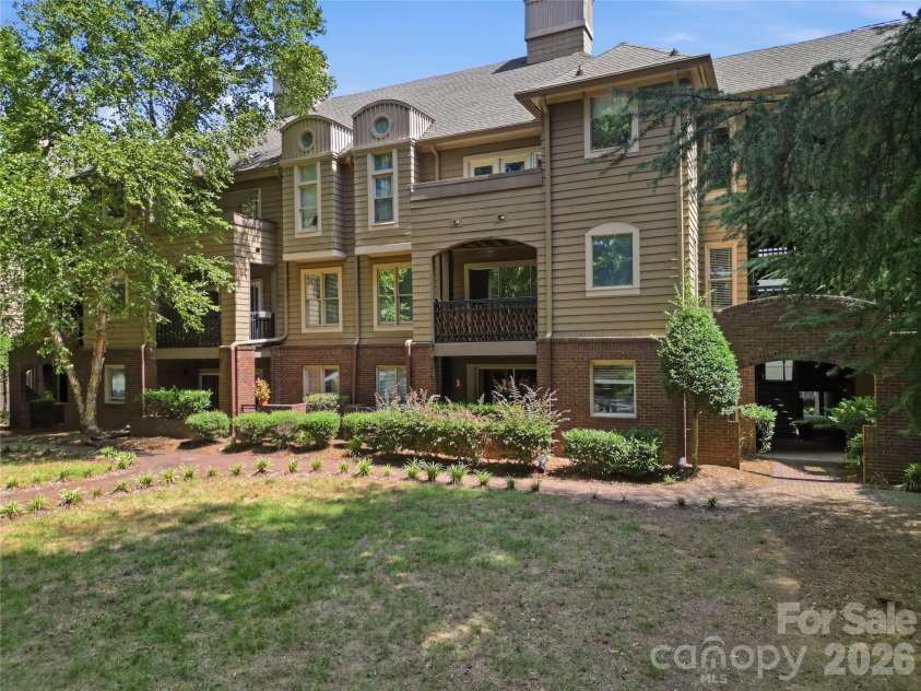 1109 Morehead Street, Charlotte, NC 28204.  MLS# CAR4416129, YatesRealty ID 14557. 