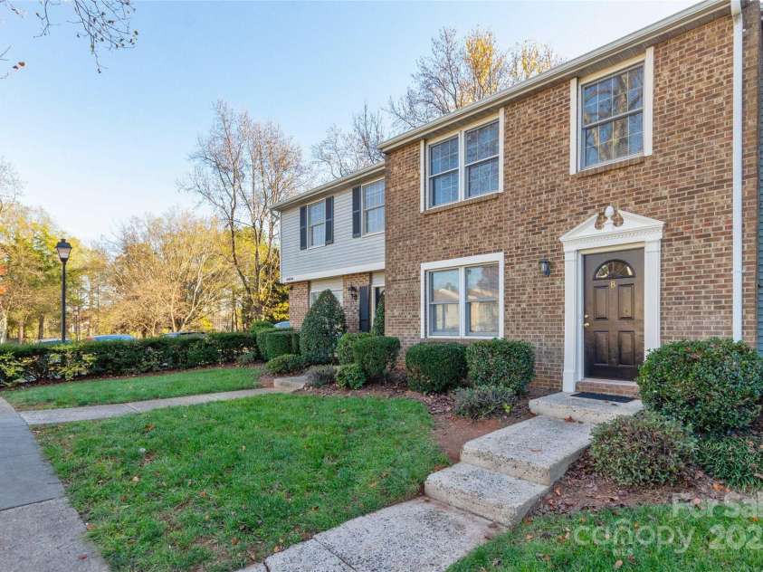9464 Lexington Circle, Charlotte, NC 28213.  MLS# CAR4260506, YatesRealty ID 14557. Front View