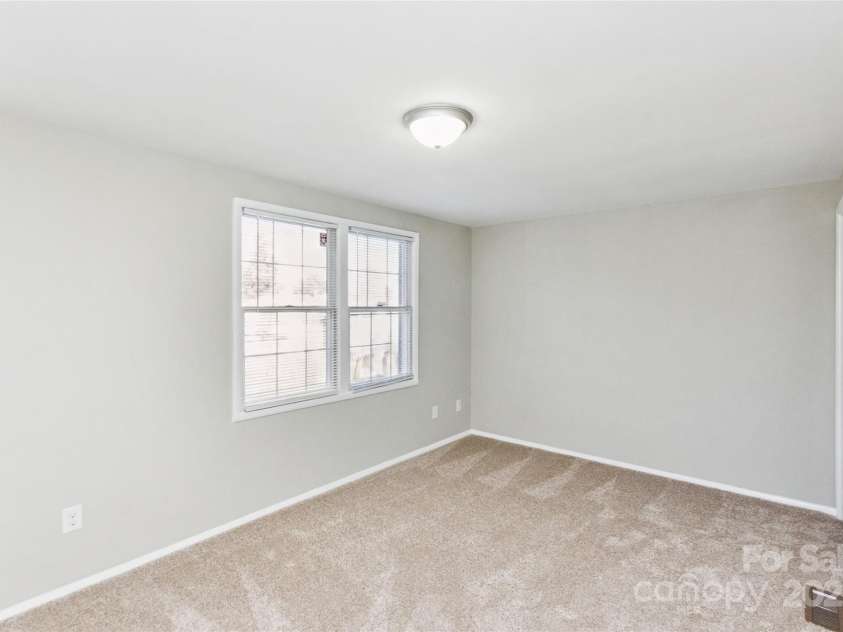 9464 Lexington Circle, Charlotte, NC 28213.  MLS# CAR4260506, YatesRealty ID 14557. Primary Bedroom
