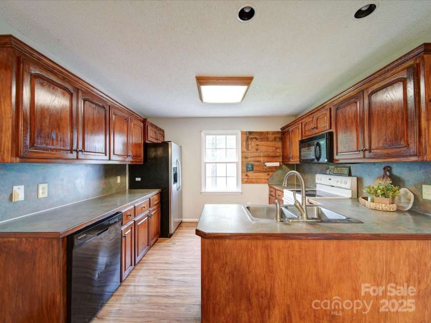 4636 Brown Creek Church Road, Wadesboro, NC 28170.  MLS# CAR4261419, YatesRealty ID 14558. 