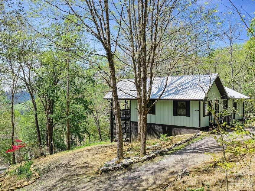 129 Kantagree Drive, Bakersville, NC 28705.  MLS# CAR4372563, YatesRealty ID 14559. 