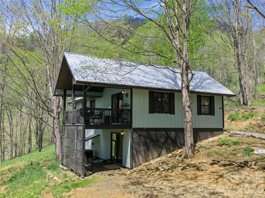 129 Kantagree Drive, Bakersville, NC 28705.  MLS# CAR4372563, YatesRealty ID 14559. 