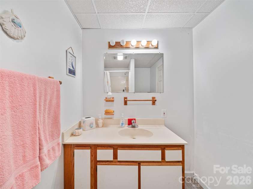 129 Kantagree Drive, Bakersville, NC 28705.  MLS# CAR4372563, YatesRealty ID 14559. 