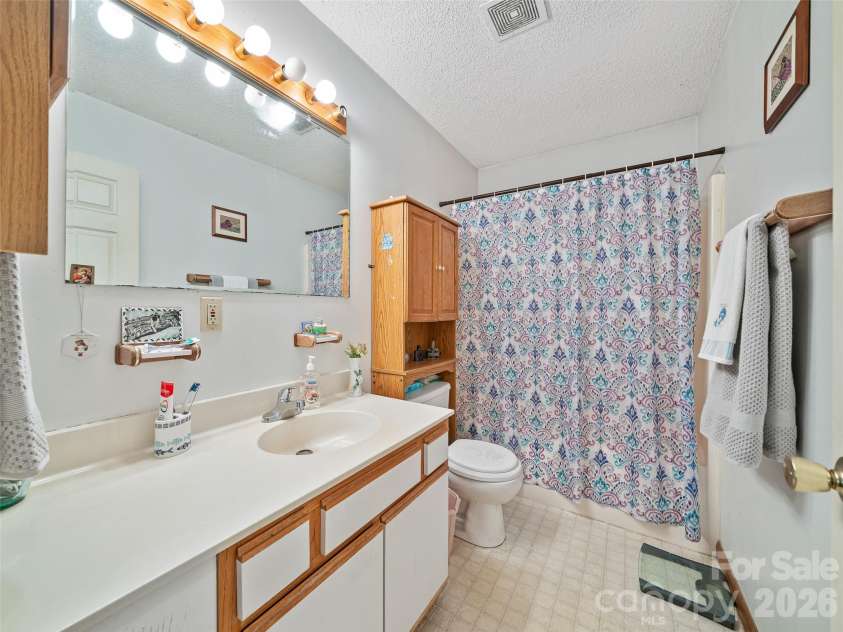 129 Kantagree Drive, Bakersville, NC 28705.  MLS# CAR4372563, YatesRealty ID 14559. 