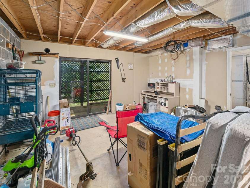129 Kantagree Drive, Bakersville, NC 28705.  MLS# CAR4372563, YatesRealty ID 14559. 