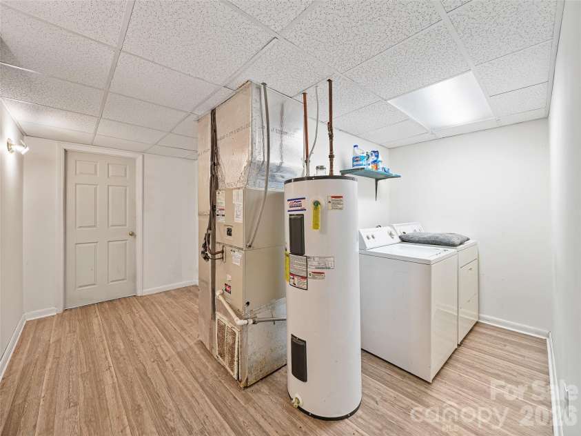 129 Kantagree Drive, Bakersville, NC 28705.  MLS# CAR4372563, YatesRealty ID 14559. 
