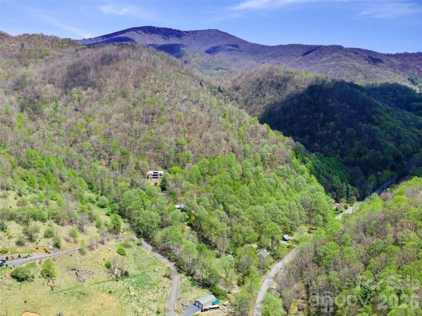 129 Kantagree Drive, Bakersville, NC 28705.  MLS# CAR4372563, YatesRealty ID 14559. 