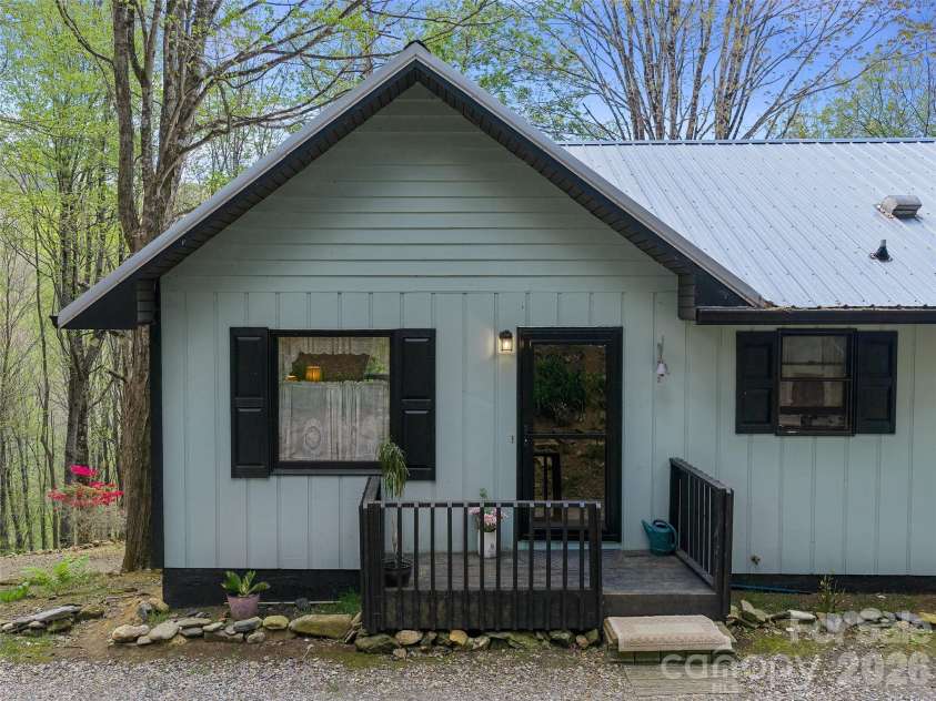 129 Kantagree Drive, Bakersville, NC 28705.  MLS# CAR4372563, YatesRealty ID 14559. 
