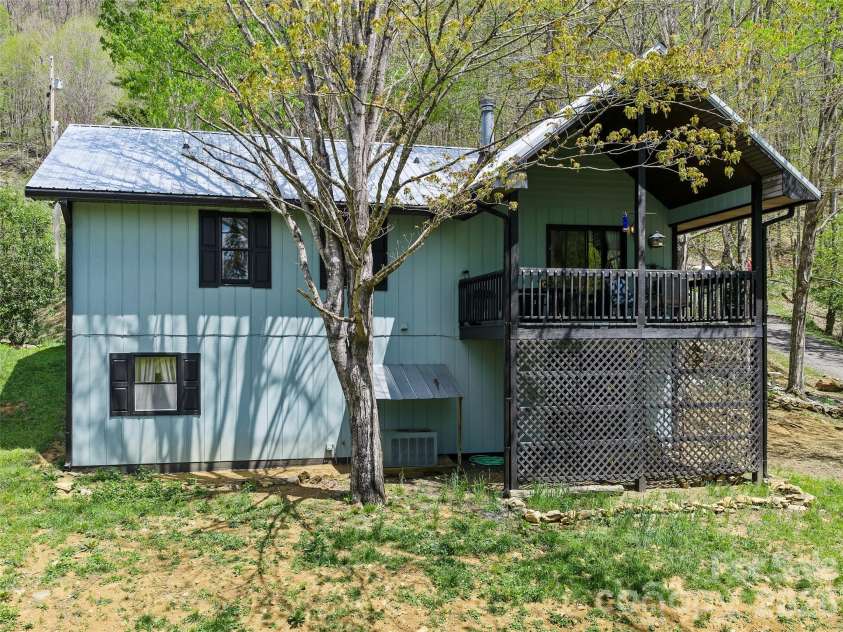 129 Kantagree Drive, Bakersville, NC 28705.  MLS# CAR4372563, YatesRealty ID 14559. 
