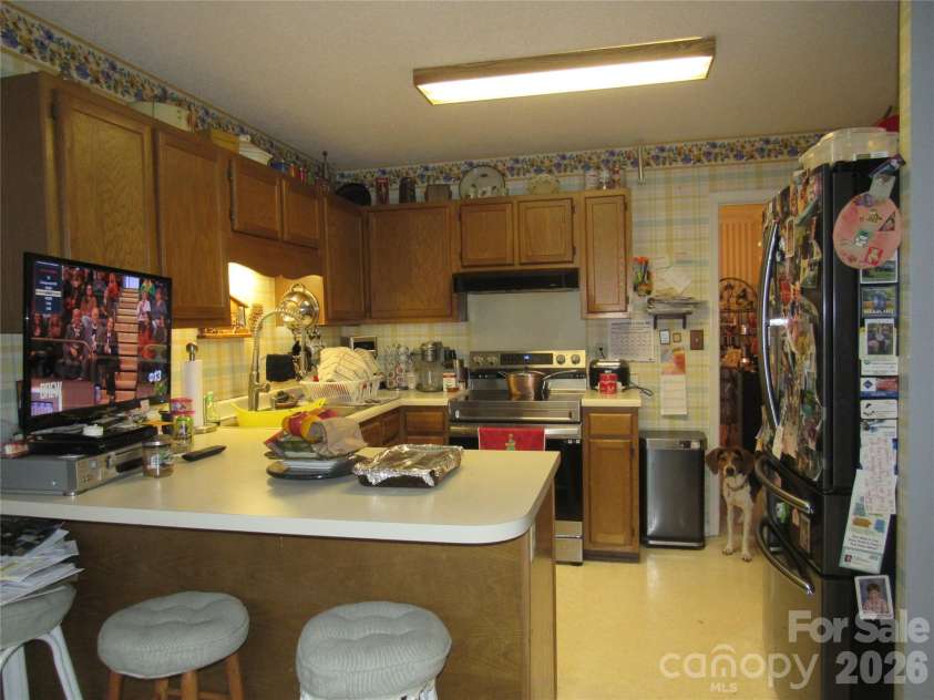 19 Westminster Drive, Asheville, NC 28804.  MLS# CAR4331483, YatesRealty ID 1456. 