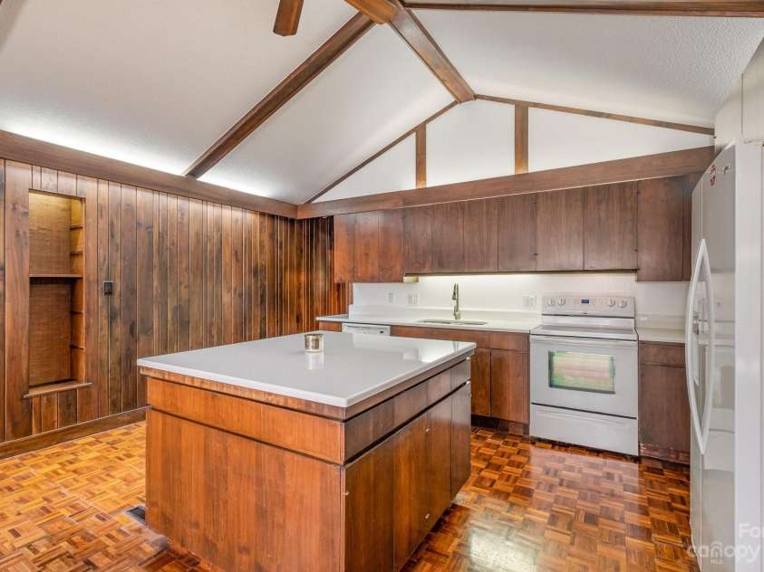 2756 Peachtree Road, Statesville, NC 28625.  MLS# CAR4072282, YatesRealty ID 1456. Open Kitchen with island