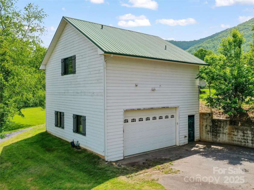 126 Sweetwater Drive, Canton, NC 28716.  MLS# CAR4262980, YatesRealty ID 14560. 