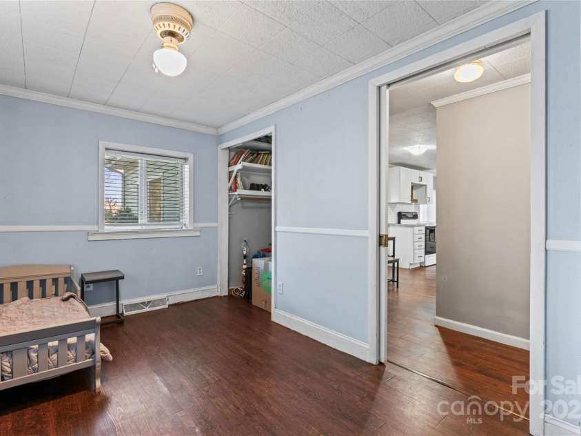 209 W 21st Street, Newton, NC 28658.  MLS# CAR4167638, YatesRealty ID 14563. 