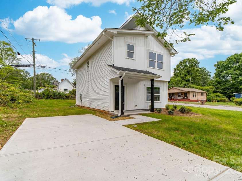 600 LeGrand Street, Shelby, NC 28150.  MLS# CAR4237341, YatesRealty ID 14565. 