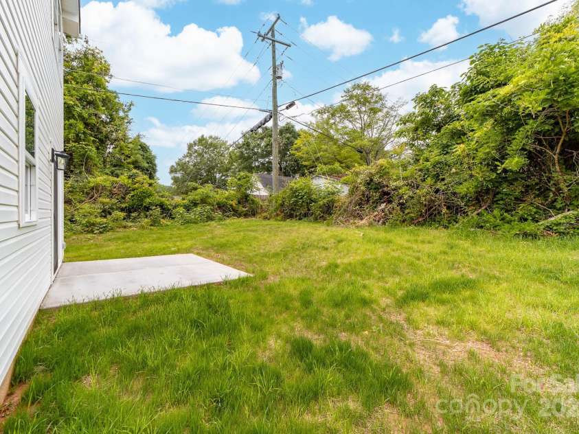 600 LeGrand Street, Shelby, NC 28150.  MLS# CAR4237341, YatesRealty ID 14565. 