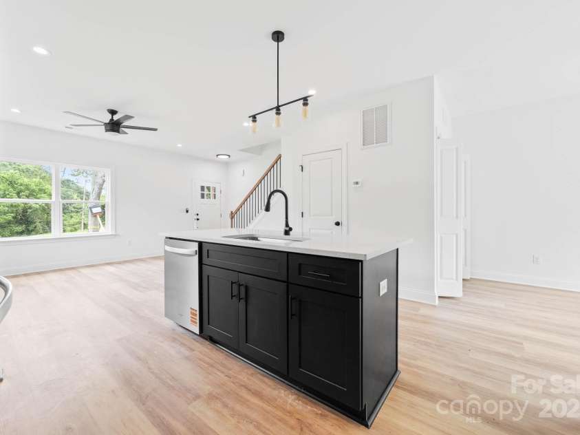 600 LeGrand Street, Shelby, NC 28150.  MLS# CAR4237341, YatesRealty ID 14565. 