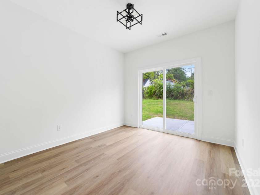 600 LeGrand Street, Shelby, NC 28150.  MLS# CAR4237341, YatesRealty ID 14565. 