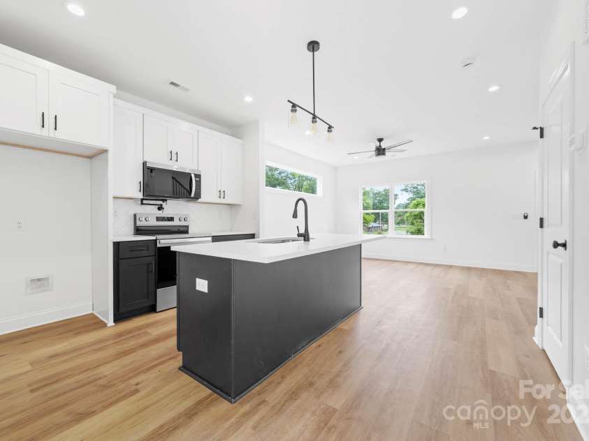 600 Legrand Street, Shelby, NC 28150.  MLS# CAR4328714, YatesRealty ID 14565. 