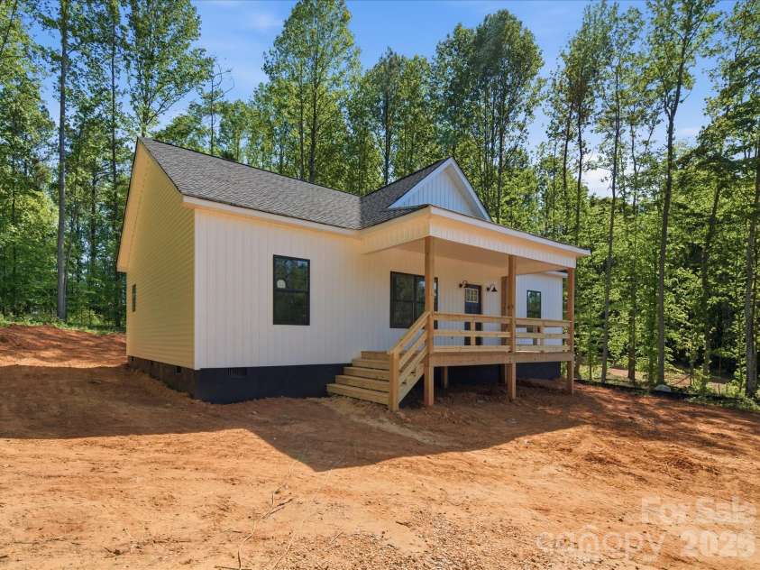 1416 Blackbird Drive, Clover, SC 29710.  MLS# CAR4373589, YatesRealty ID 14566. 