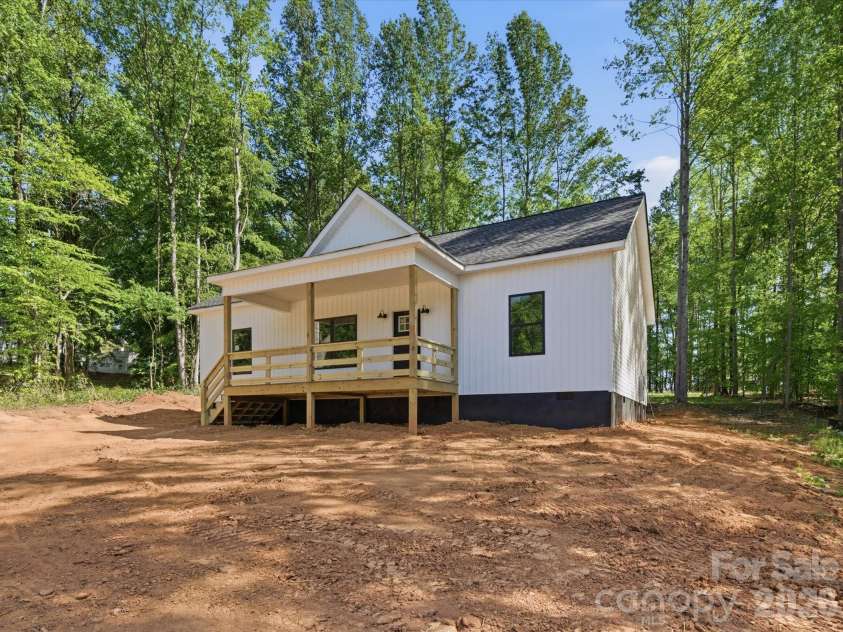 1416 Blackbird Drive, Clover, SC 29710.  MLS# CAR4373589, YatesRealty ID 14566. 