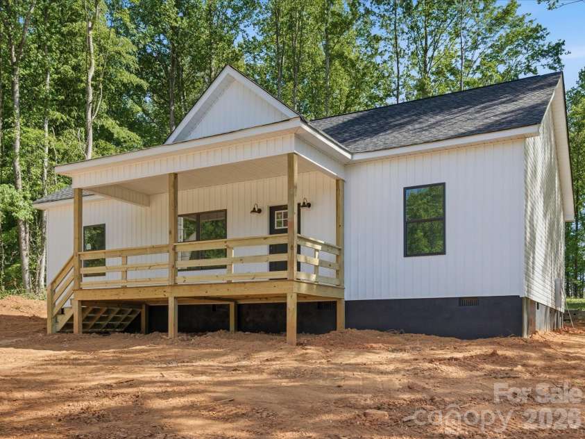 1416 Blackbird Drive, Clover, SC 29710.  MLS# CAR4373589, YatesRealty ID 14566. 