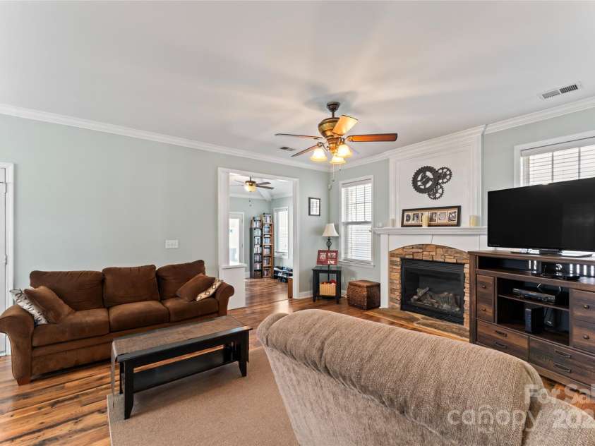 9113 Cinder Lane, Huntersville, NC 28078.  MLS# CAR4238870, YatesRealty ID 14568. 