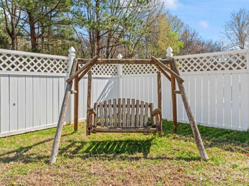 9113 Cinder Lane, Huntersville, NC 28078.  MLS# CAR4238870, YatesRealty ID 14568. 