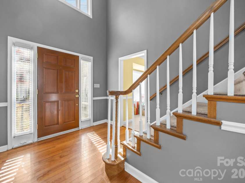 280 Birchridge Drive, Kernersville, NC 27284.  MLS# CAR4373669, YatesRealty ID 14569. 