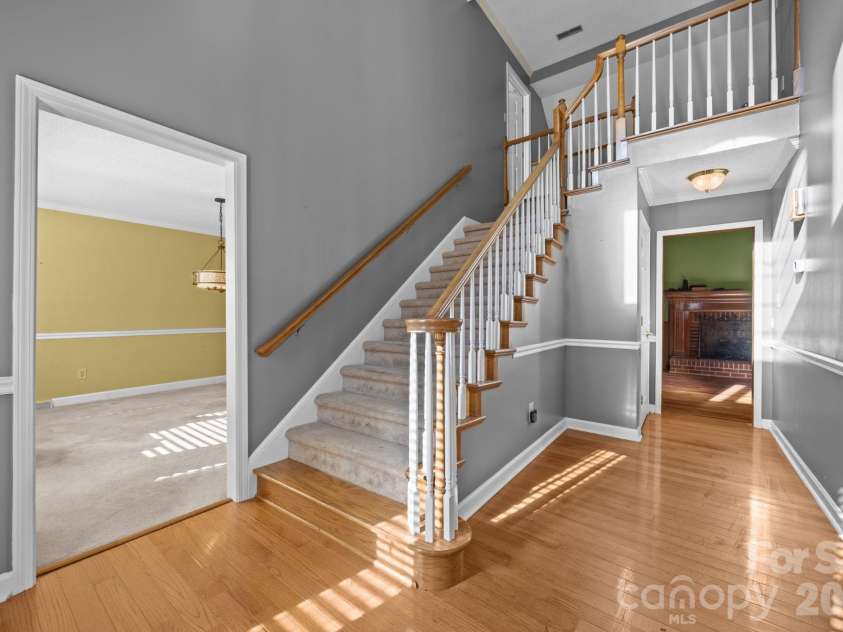 280 Birchridge Drive, Kernersville, NC 27284.  MLS# CAR4373669, YatesRealty ID 14569. 