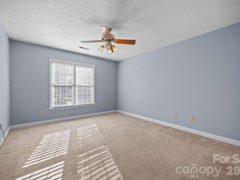 280 Birchridge Drive, Kernersville, NC 27284.  MLS# CAR4373669, YatesRealty ID 14569. 