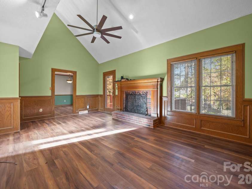 280 Birchridge Drive, Kernersville, NC 27284.  MLS# CAR4373669, YatesRealty ID 14569. 
