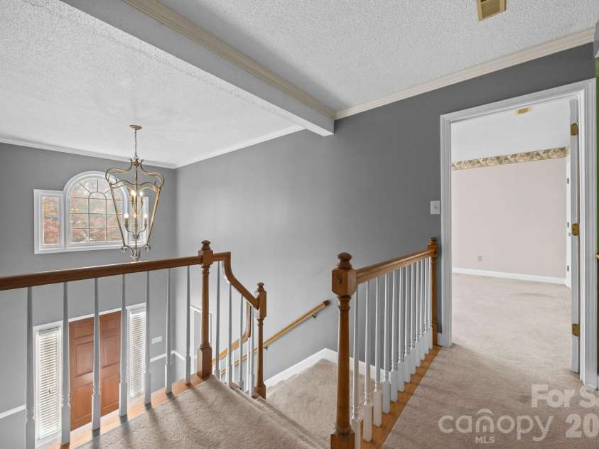 280 Birchridge Drive, Kernersville, NC 27284.  MLS# CAR4373669, YatesRealty ID 14569. 