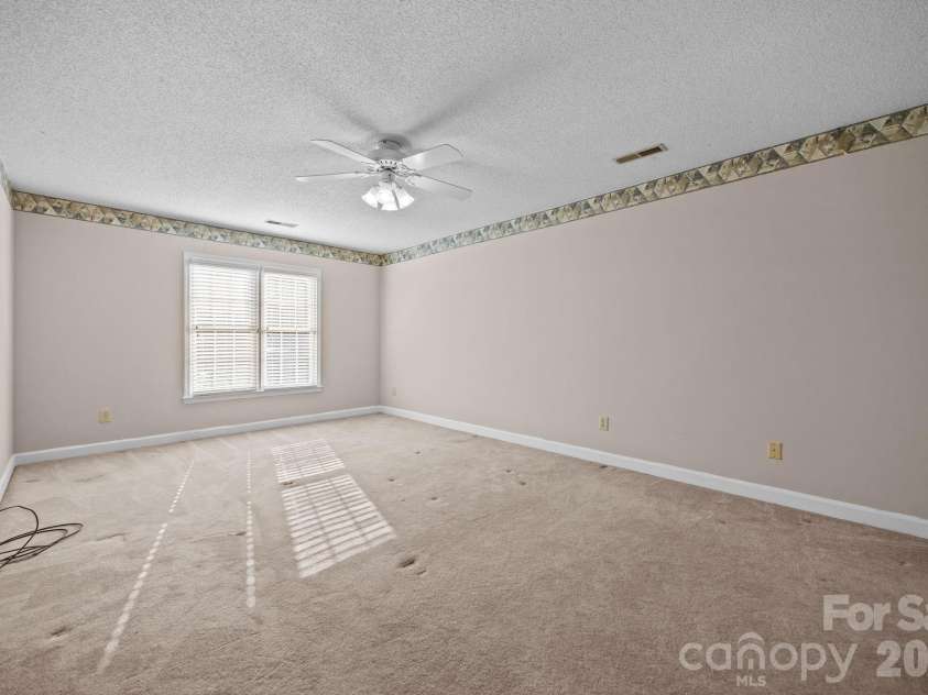 280 Birchridge Drive, Kernersville, NC 27284.  MLS# CAR4373669, YatesRealty ID 14569. 