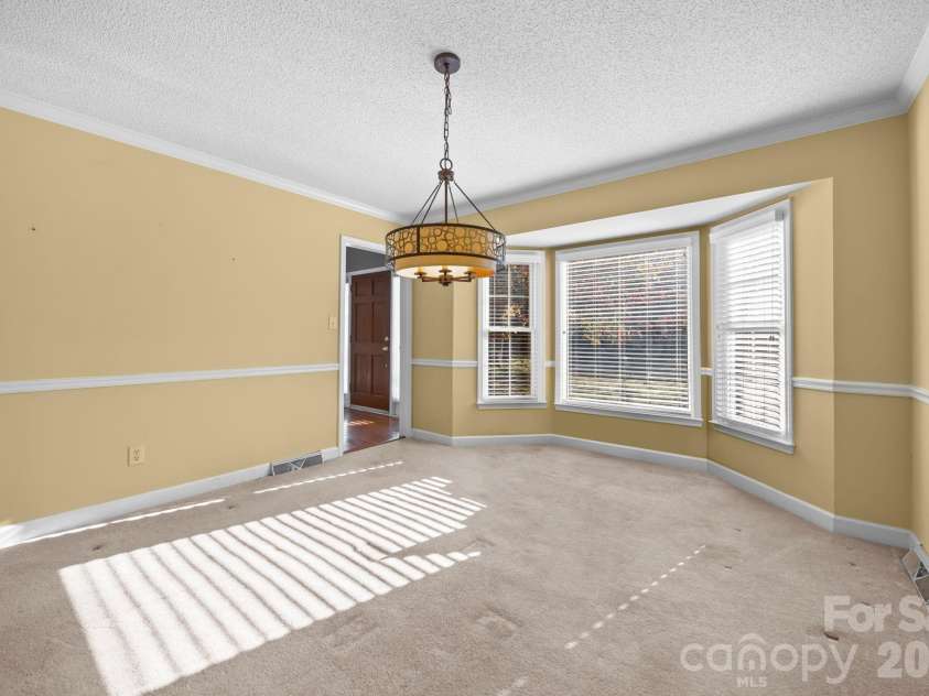 280 Birchridge Drive, Kernersville, NC 27284.  MLS# CAR4373669, YatesRealty ID 14569. 