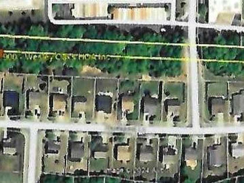 6706 Blackwood Lane, Waxhaw, NC 28173.  MLS# CAR4213767, YatesRealty ID 14569. PNG underground pipeline in HOA treelined easement