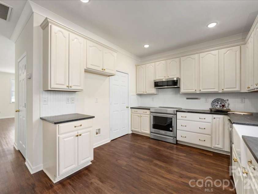 6706 Blackwood Lane, Waxhaw, NC 28173.  MLS# CAR4334333, YatesRealty ID 14569. 